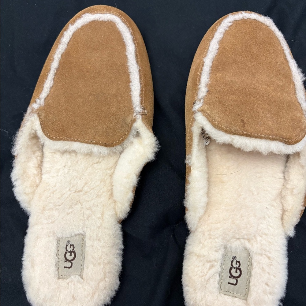 UGG Chestnut Brown Suede Shearling-Lined slipper/shoe